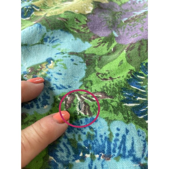 Vintage 60s curtain, large blue, green, purple flowers, floral single panel - Picture 9 of 10